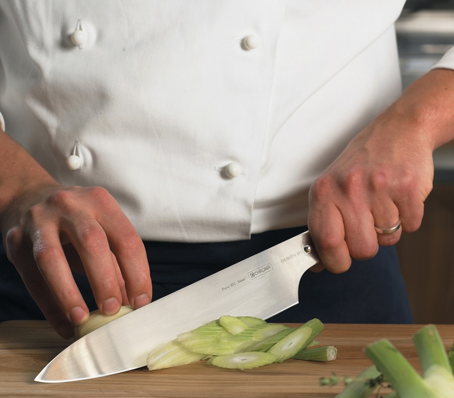 Top chef coupe des légumes